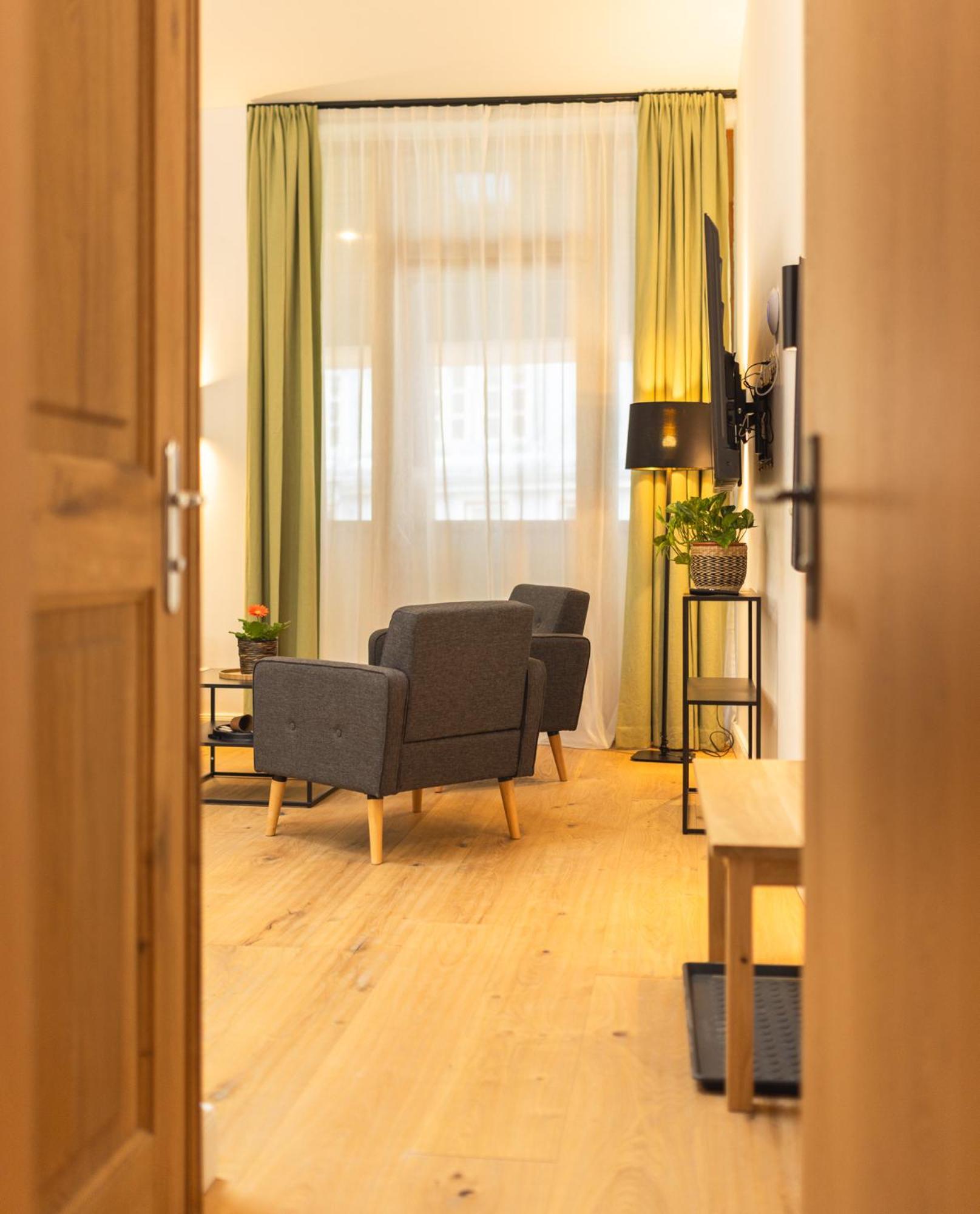 The Salt Vis A Vis Apartment *